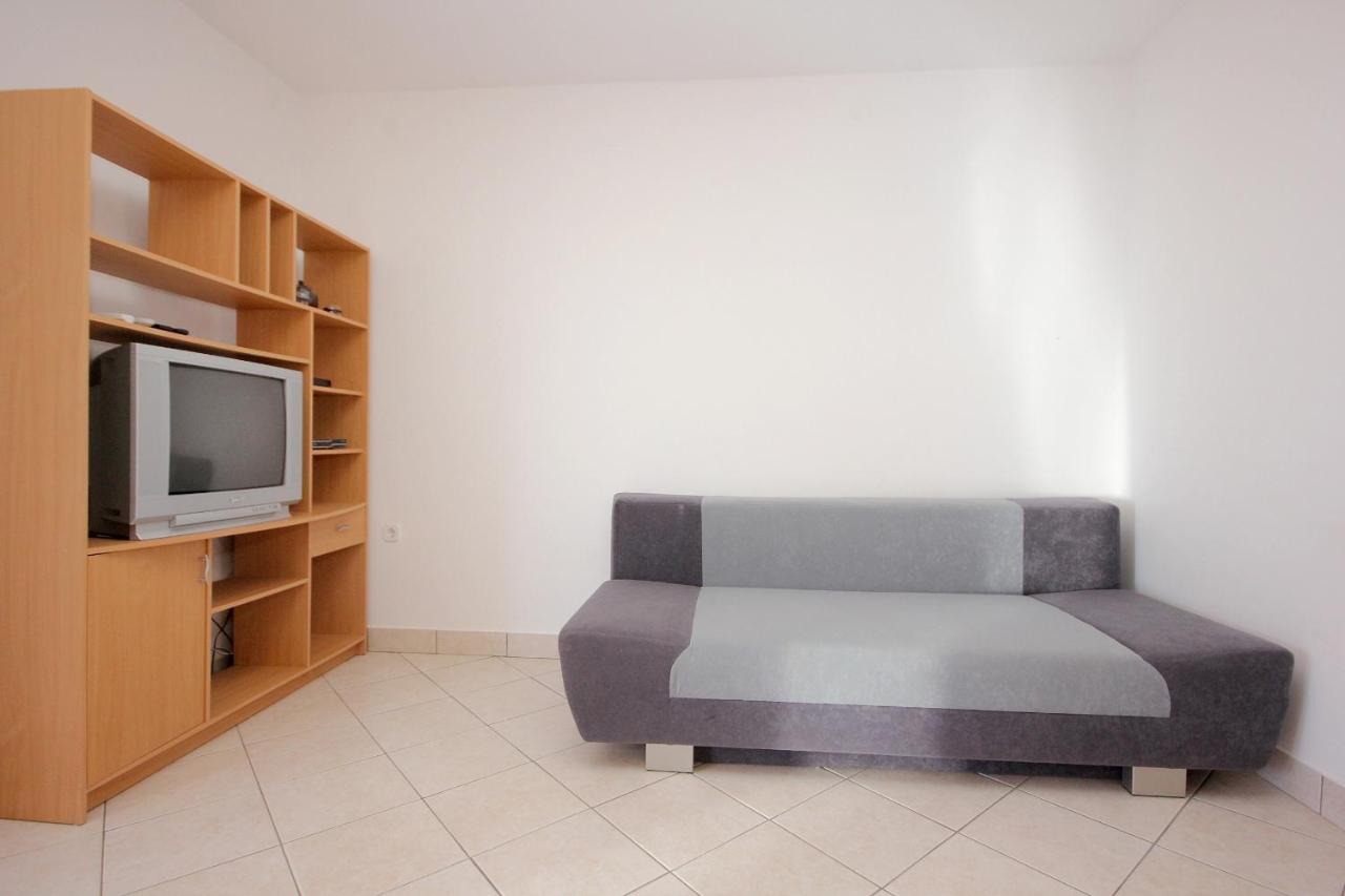 One-Bedroom Apartment with Terrace