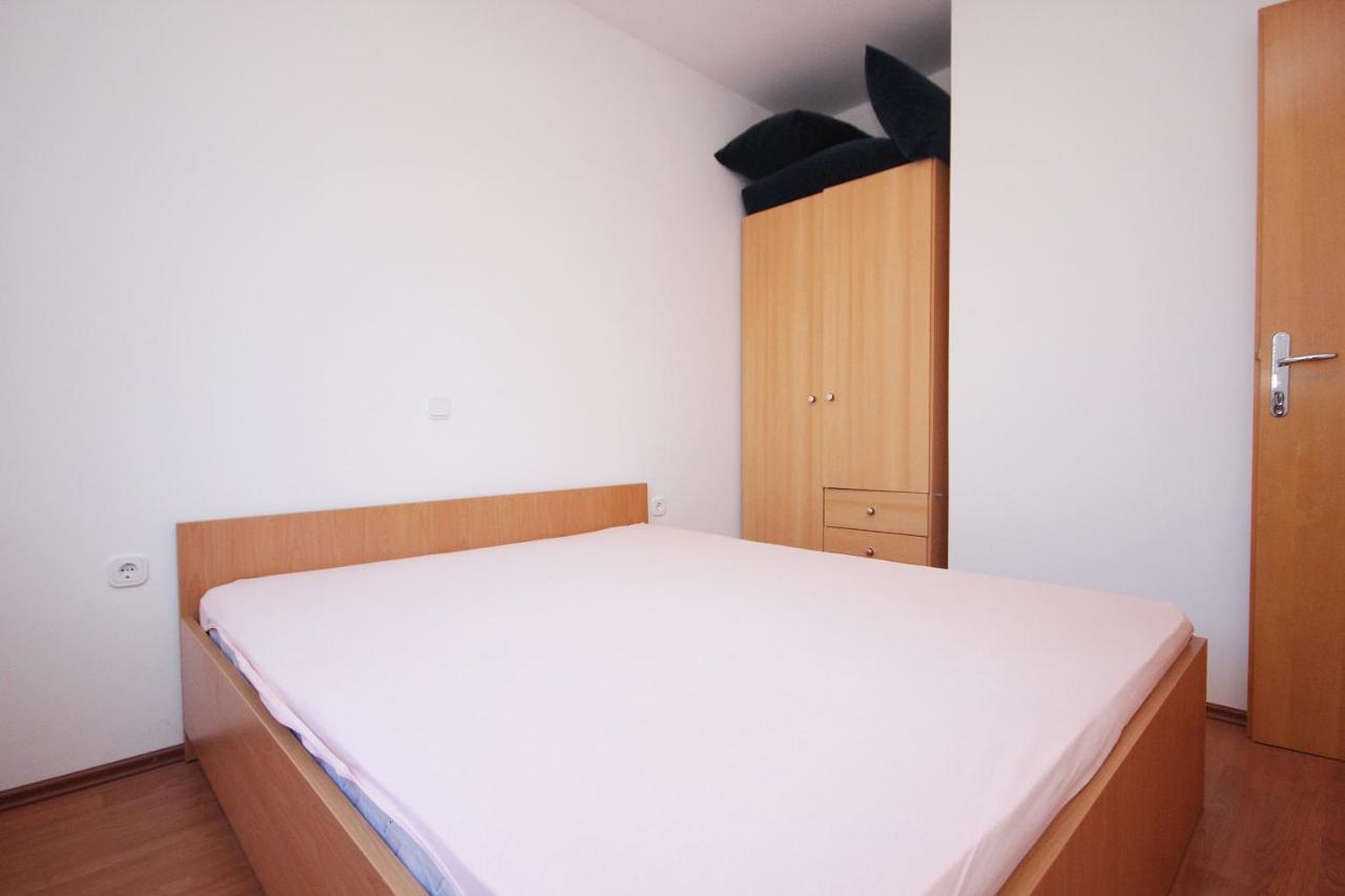 One-Bedroom Apartment with Terrace