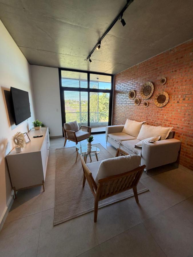 Bello departamento en Encarnación de 2 Habitaciones con Parking! - Bed and Breakfast Encarnación