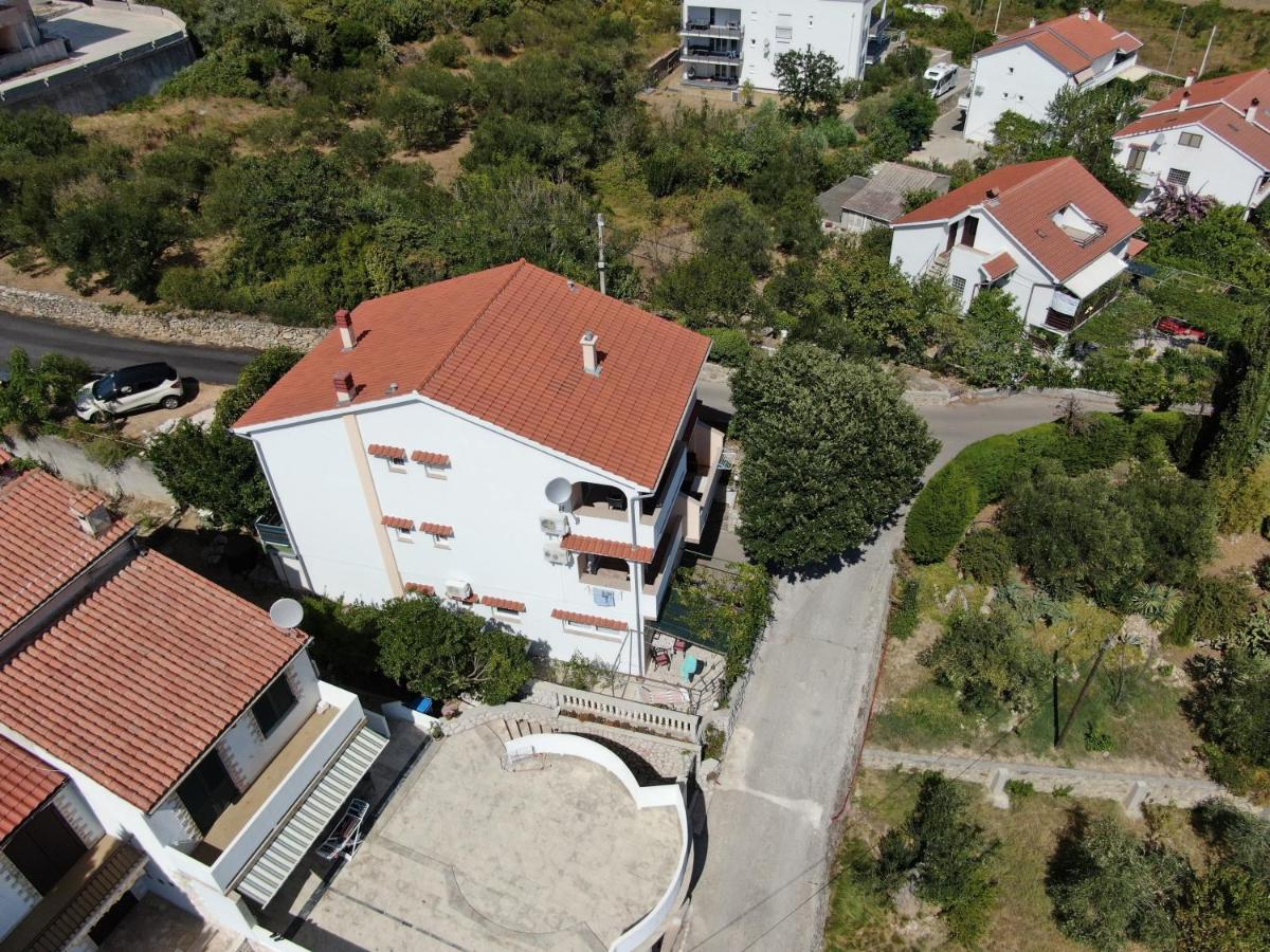 Apartments and rooms with parking space Palit, Rab - 5067 - Bed and Breakfast Rab