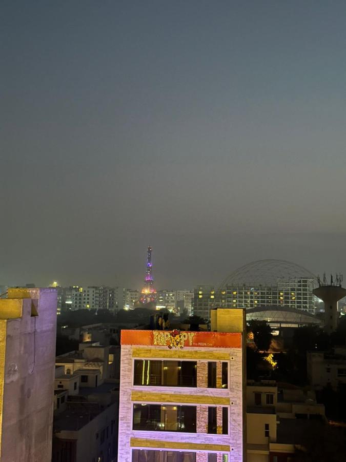 Modern Era Apartment 2BHK with Magical Lights in Bahria Heights - B&B Lahore