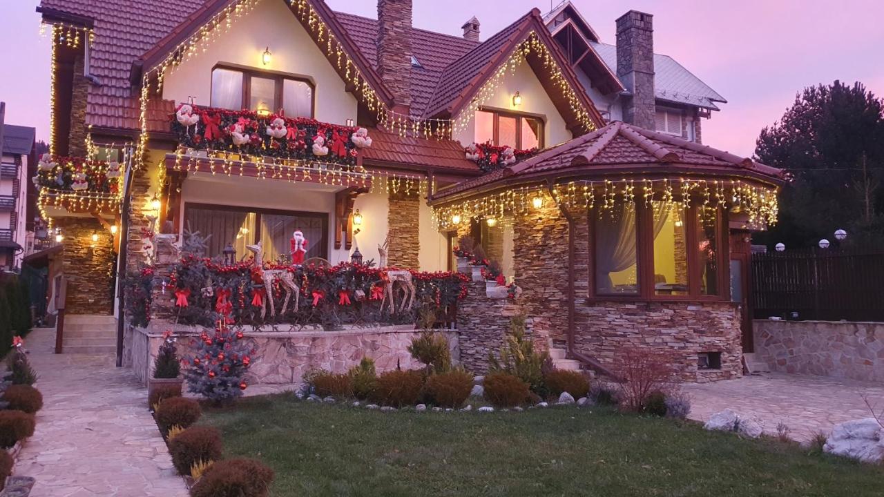 Poiana Golf Chalet - Bed and Breakfast Buşteni