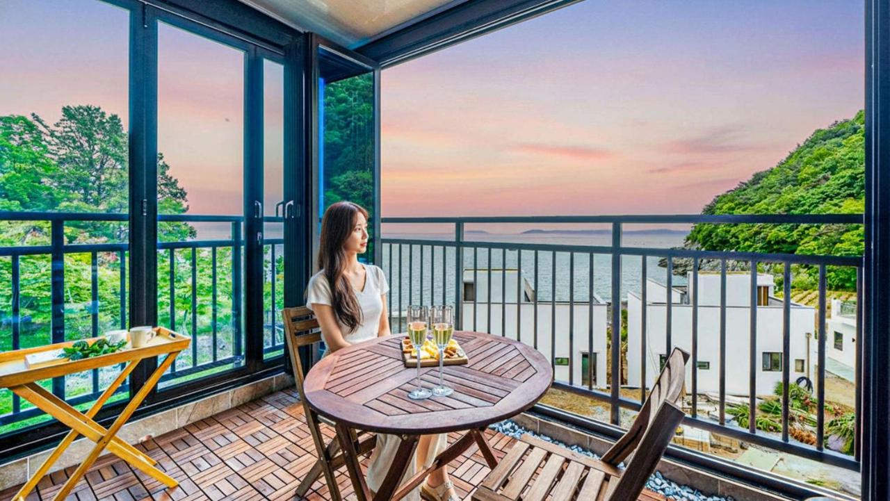 Namhae Yanghwa Seaside Pension - B&B Namhae