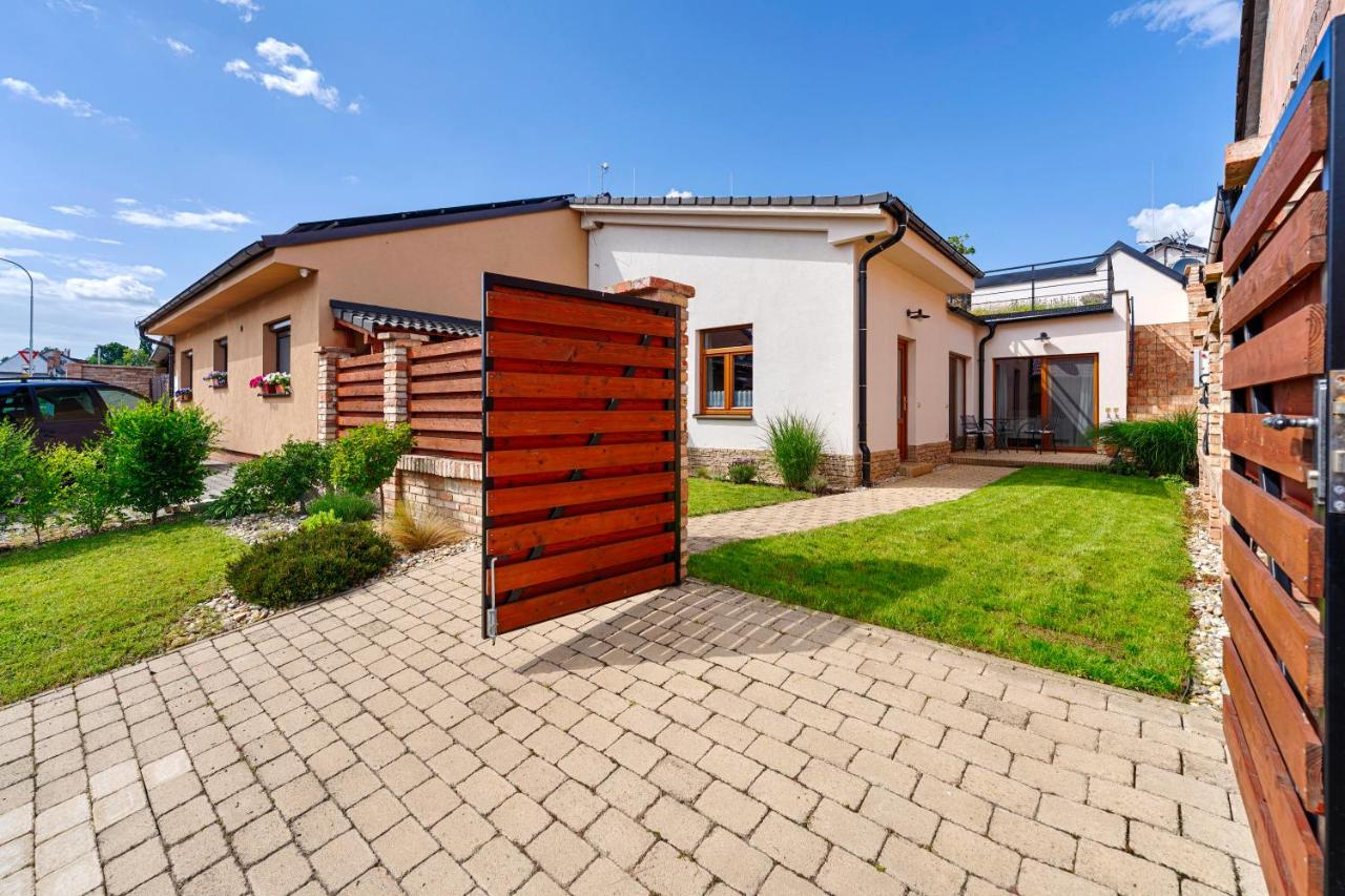 Penzion Mikulecký Kutloch - B&B Mikulčice