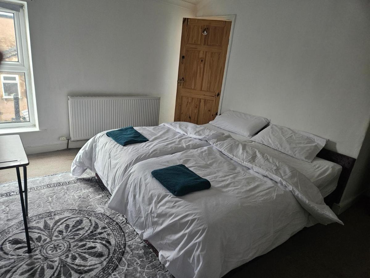 Doppel-/Zweibettzimmer mit Gemeinschaftsbad