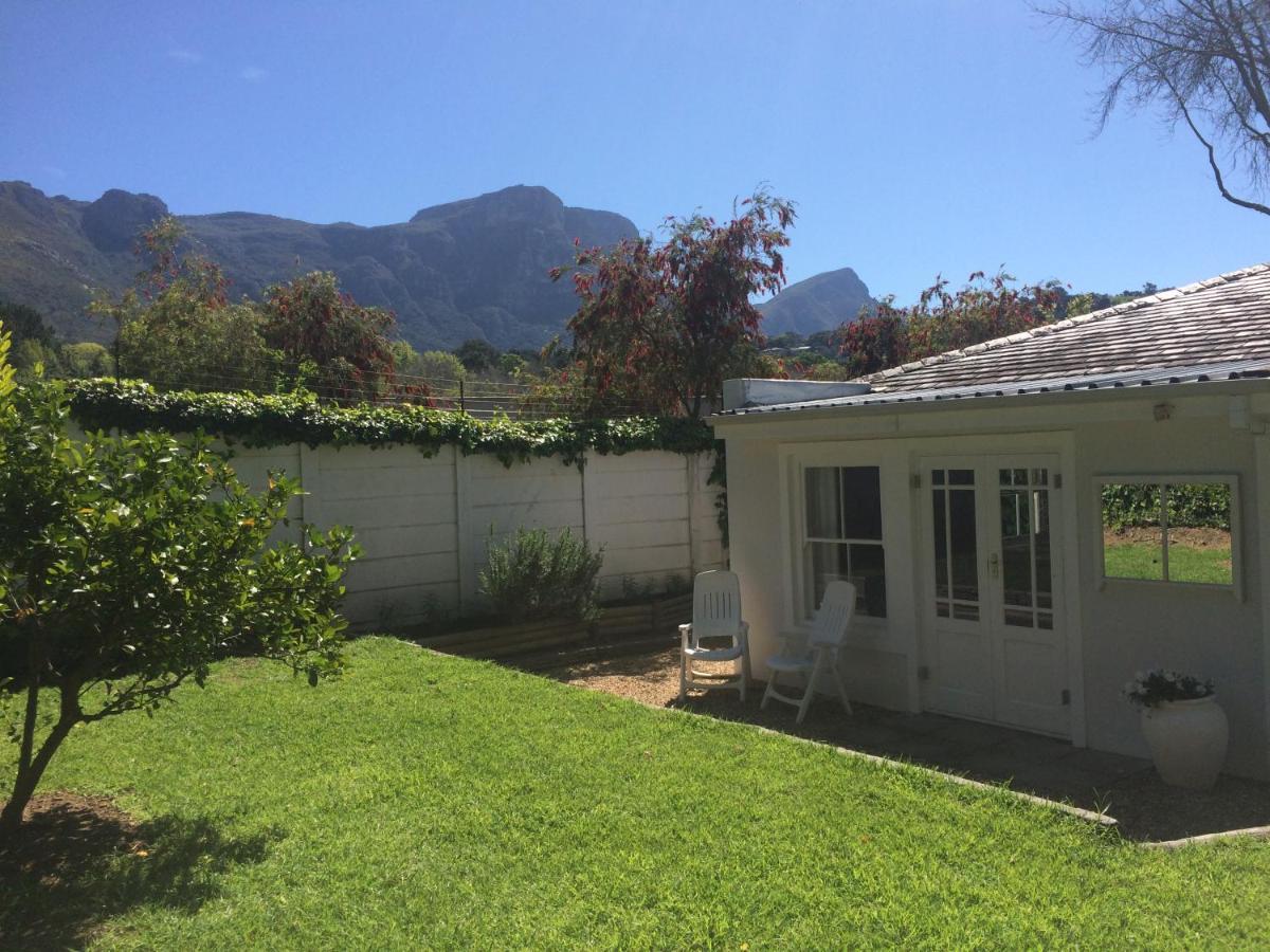 B&B Cape Town - Wedgwood Cottage - Bed and Breakfast Cape Town