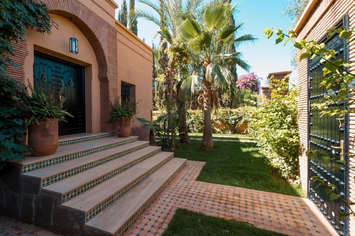 Magnifique Villa EME, Golf Amelkis Marrakech - Piscine Chauffée - Chambres d'hôtes Marrakech