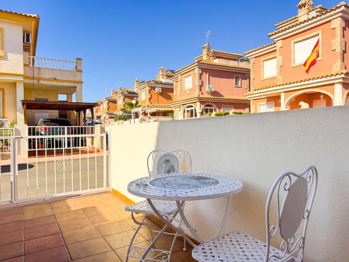 200 Relax House- Alicante Holiday - B&B Playa Flamenca