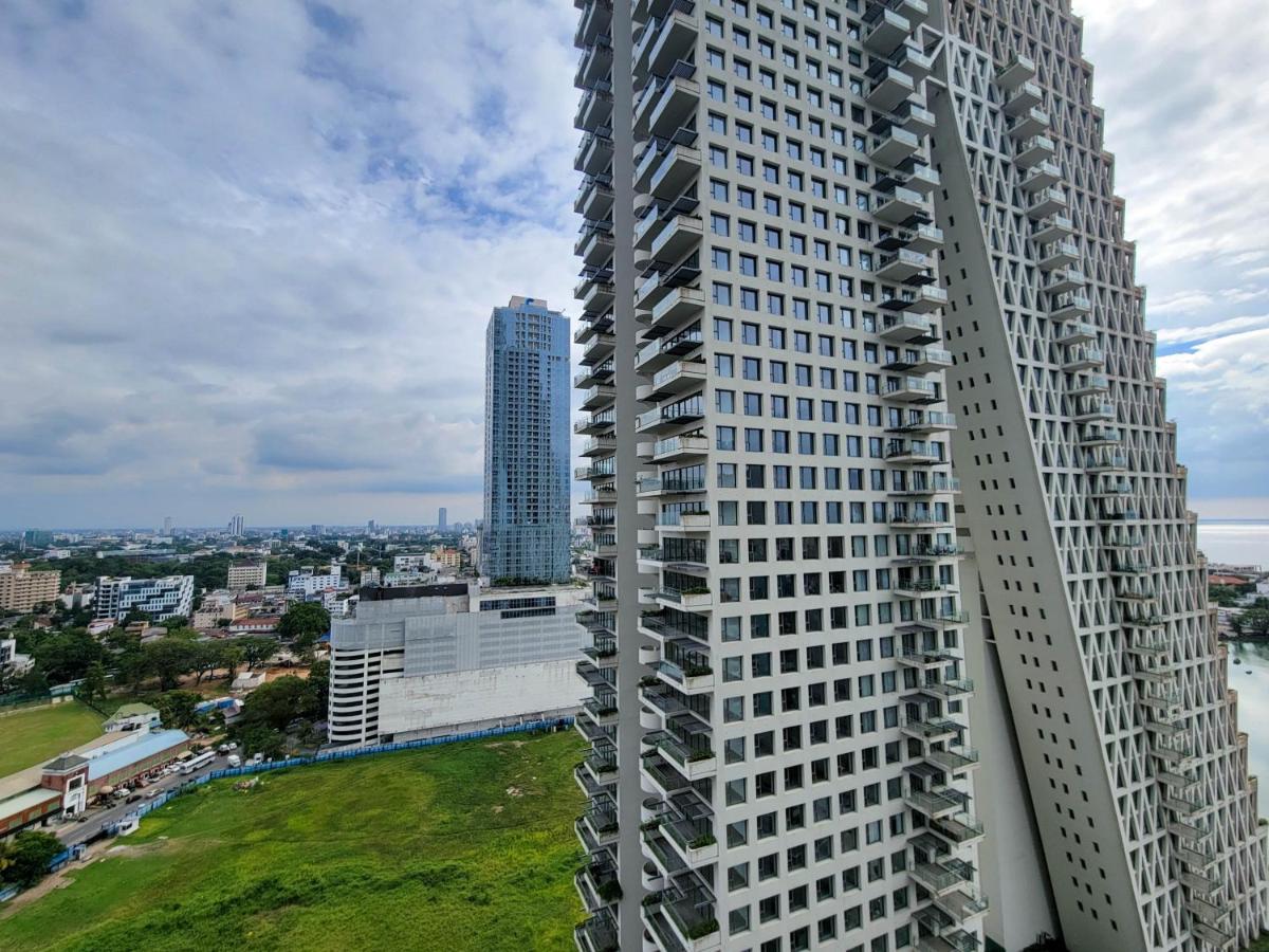 Lake and Sea view apartment at Capitol twinpeak - Chambres d'hôtes Colombo
