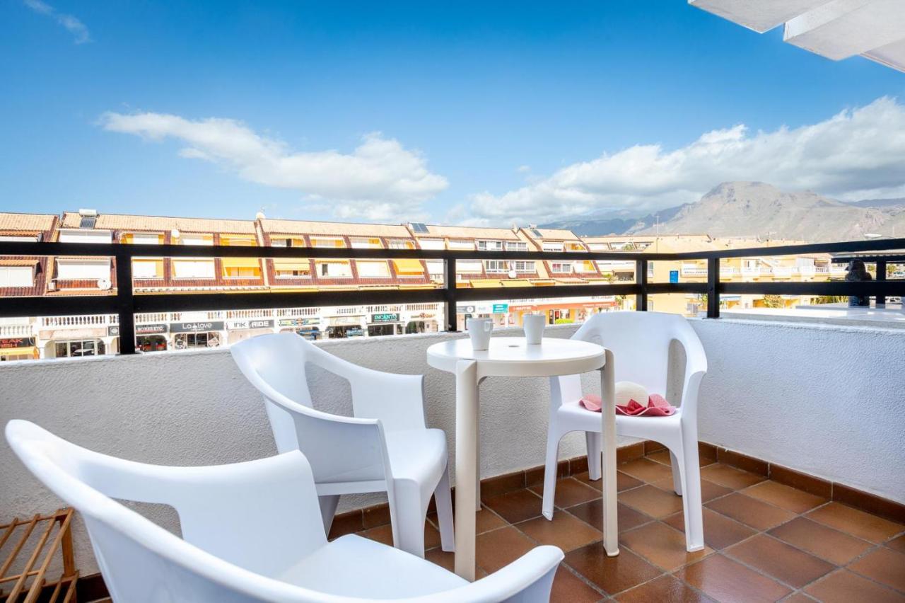 Charming apartment with an excellent location - Ferienwohnung Arona