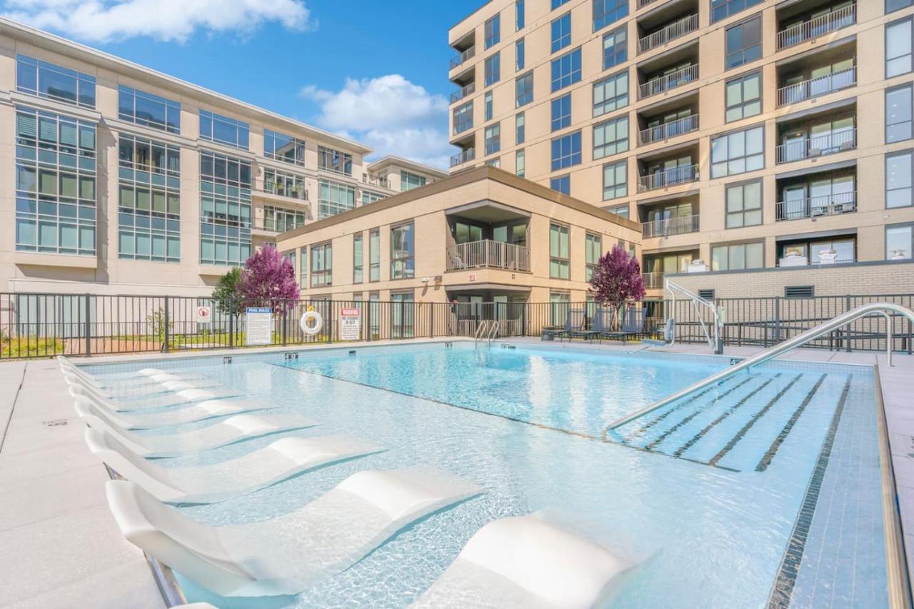Luxury Amenity Packed Townhouse | Pool+Gym+Lounge - B&B Indianapolis