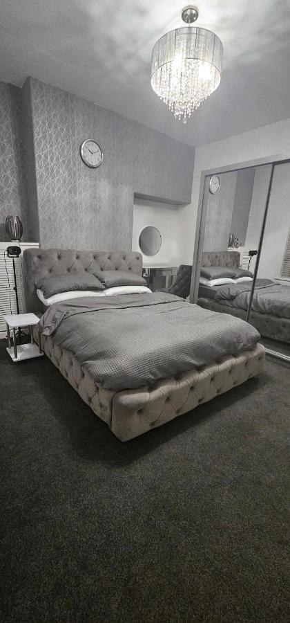 Comfy 2 Bedroom House near City Centre and Uclan - B&B Preston