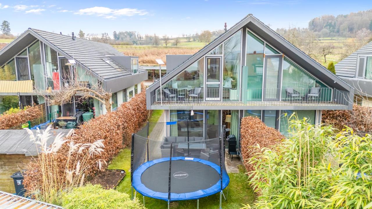 Tropic Love - Seezugang - Seesicht I BeachParadise I Massage - Trampolin - Light Show - Parken - Cinema Feeling - BBQ - B&B Gaienhofen