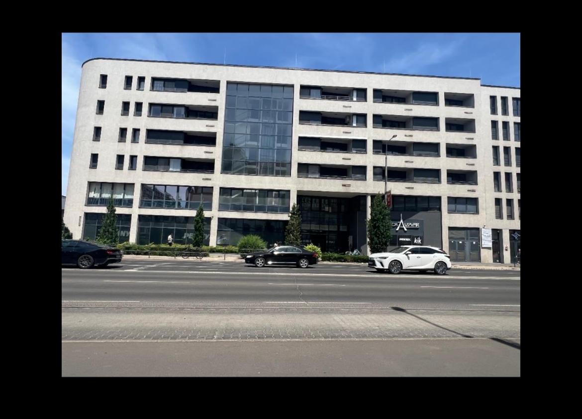 Paris-yard-apartman with free parking - B&B Debrecen