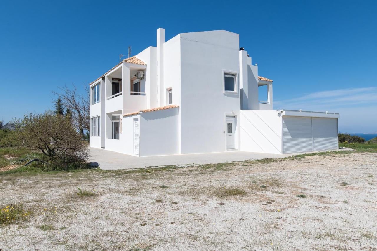 Maria's Villa - Island Stay Near Beaches and Airport - Chambres d'hôtes Antimácheia
