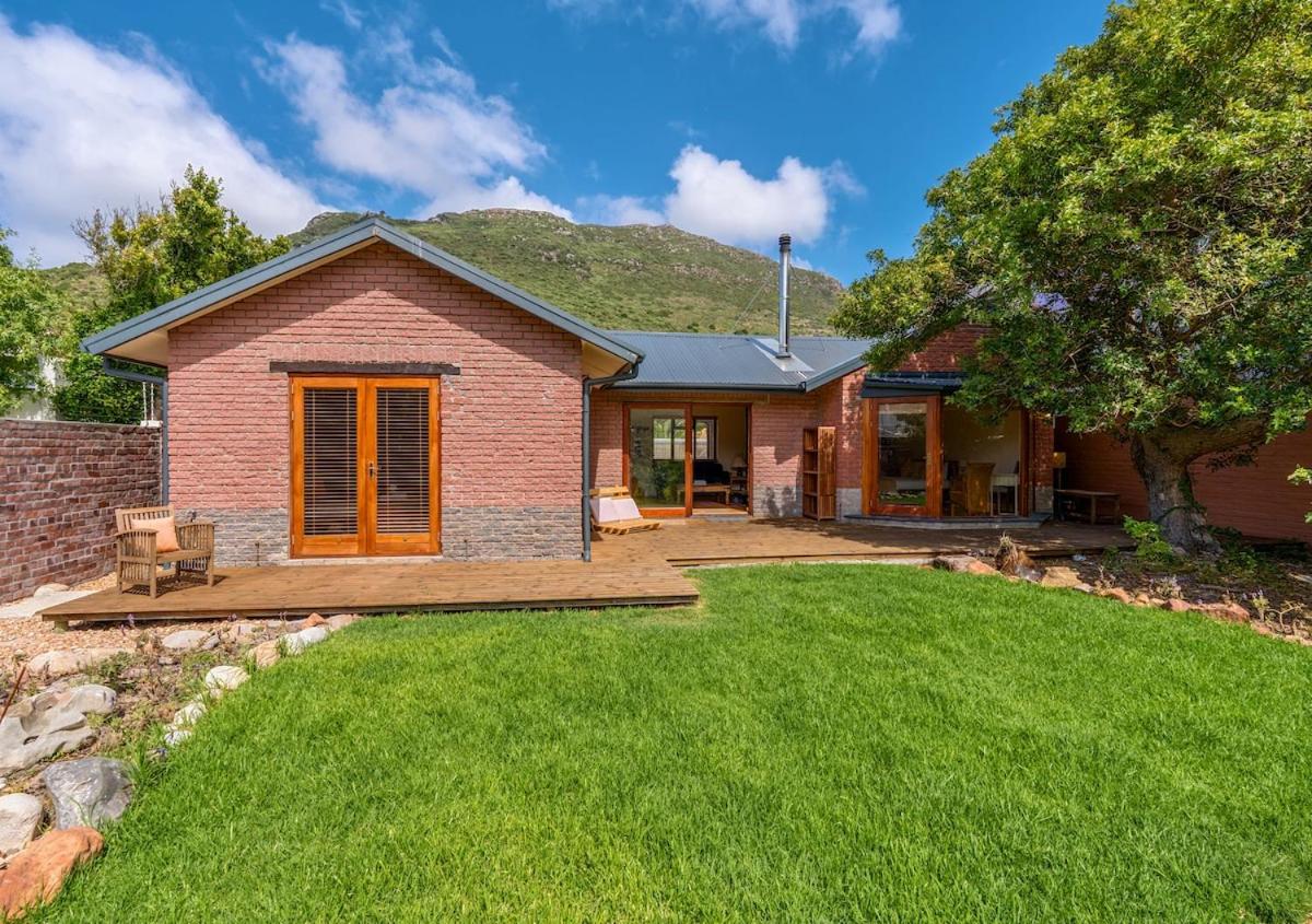 French Styled Family Cottage in Hout Bay - Bed and Breakfast Hout Bay