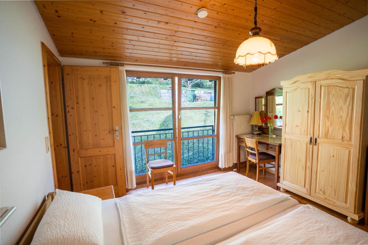 Doppelzimmer mit Gartenblick