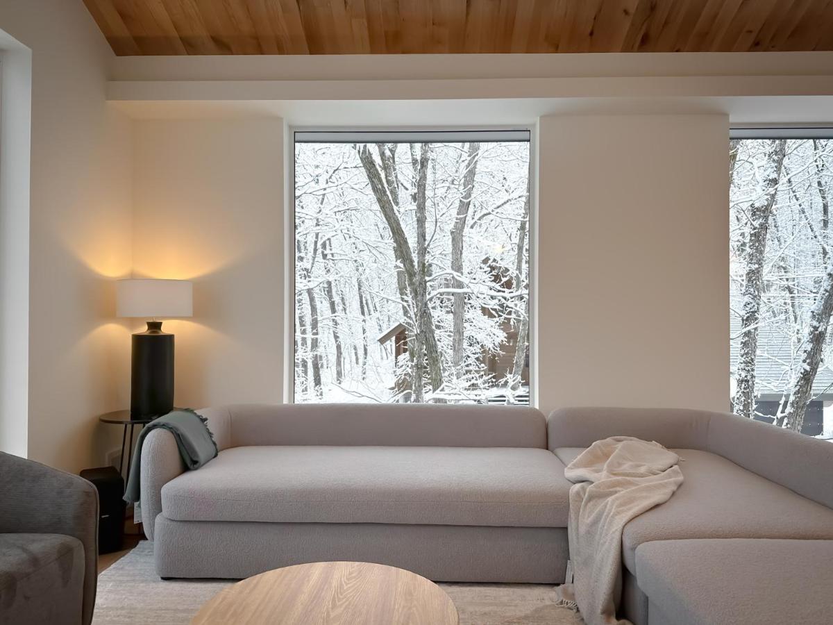 Chalet Hikaru - A Light-Filled Luxury Retreat 4BR - B&B Hakuba