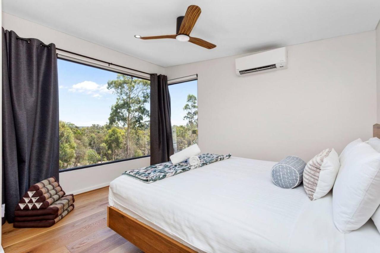 The Quarry's Edge, Hilltop Luxury - B&B Bunbury