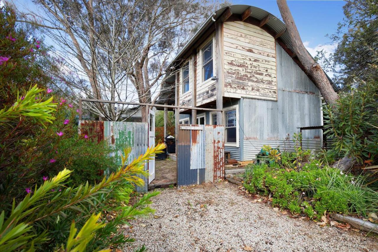 Buttercup Oasis Rustic Cabin Hot Tub and Firepit - Ferienwohnung Leura