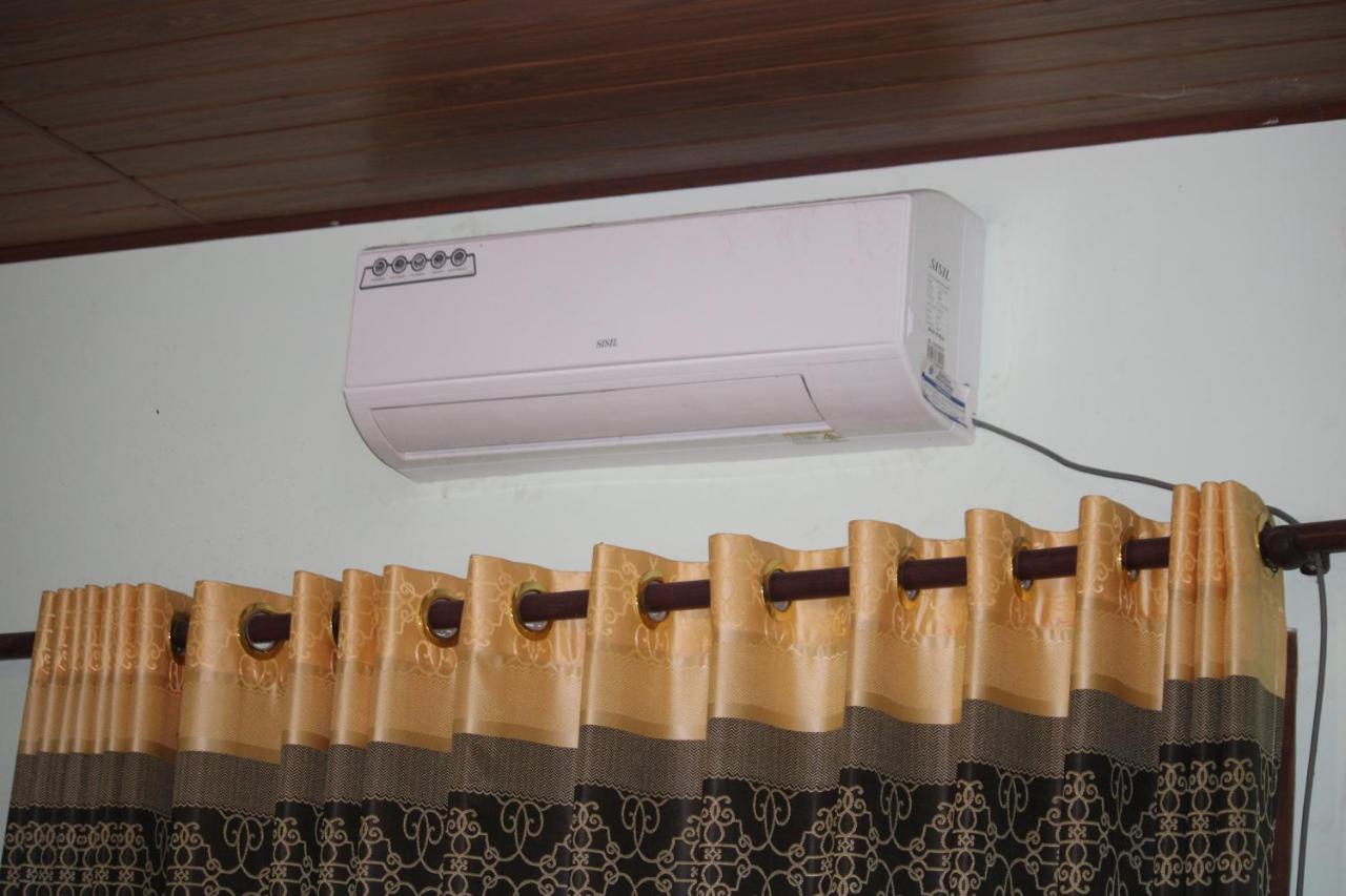 Camera Queen Standard