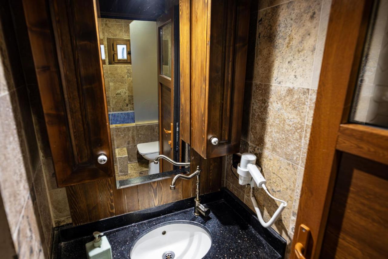 Deluxe Double Room with Bath