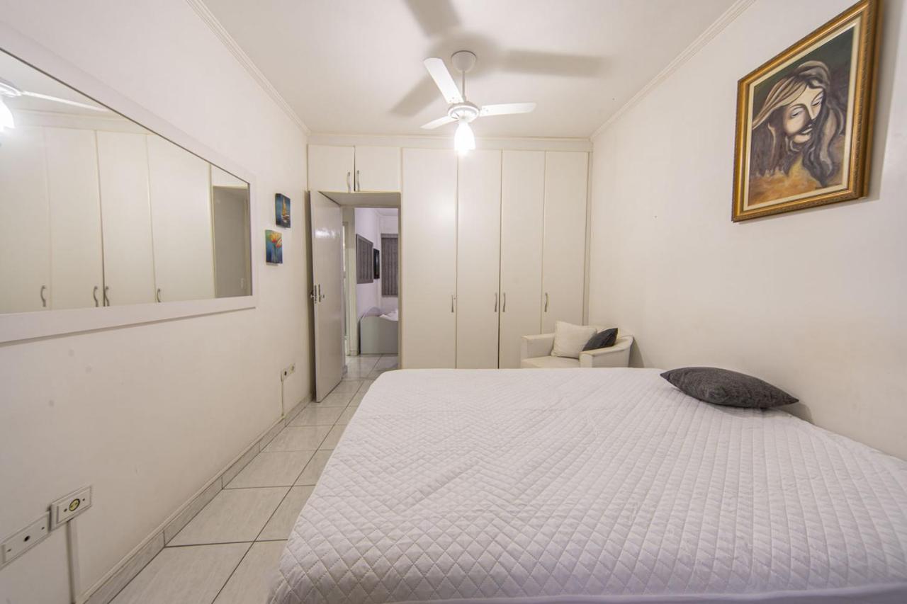 Apto com Wi Fi e Garagem a 240 metros da Praia - B&B Santos