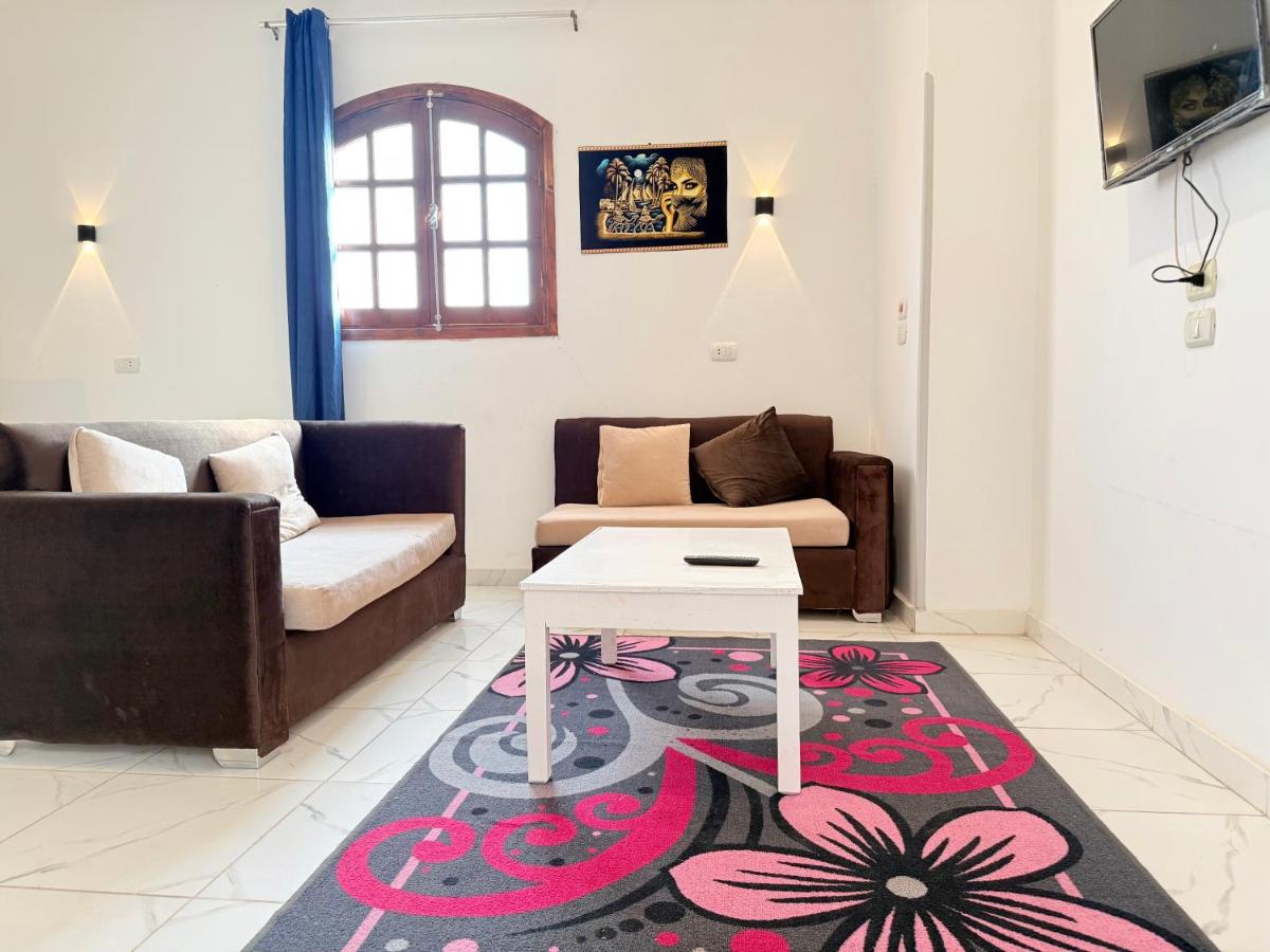 Apartamento de 1 dormitorio con vistas a la piscina