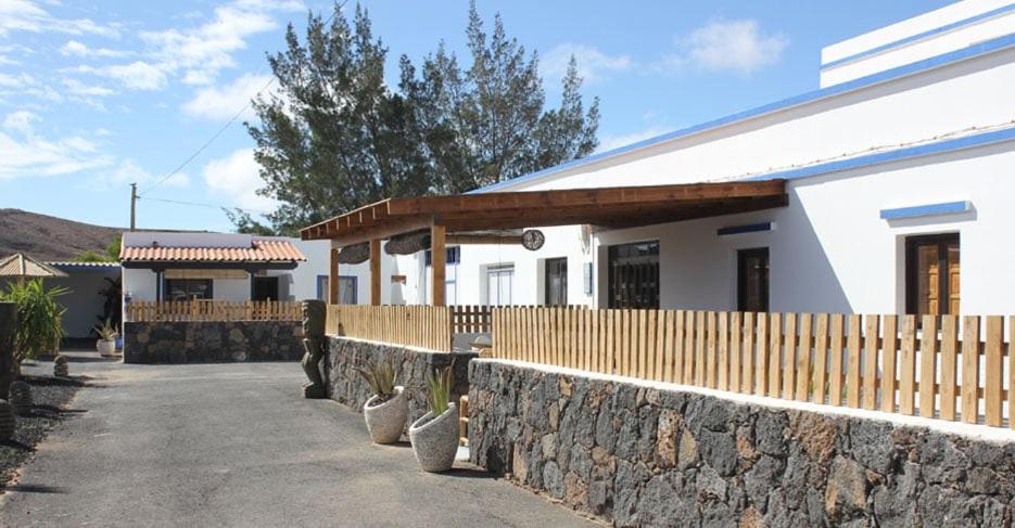 Villa 150m2 wifi fibre piscine BBQ parking - B&B Lajares