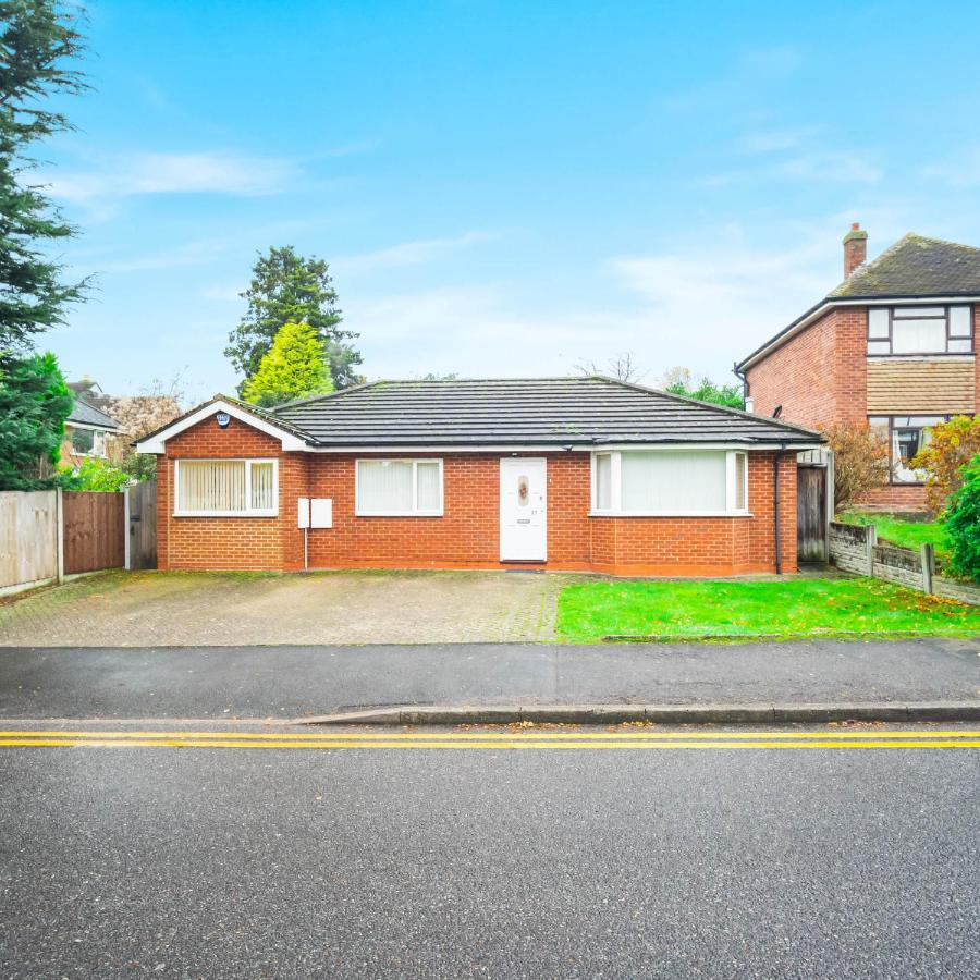 Four Bed House - Garden - Parking - Speed Wi-Fi 75CMR - Ferienwohnung Birmingham
