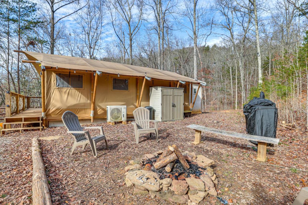 16 Mi to Lookout Mtn: Glamping Tent w/ Hot Tub - Chambres d'hôtes Trenton