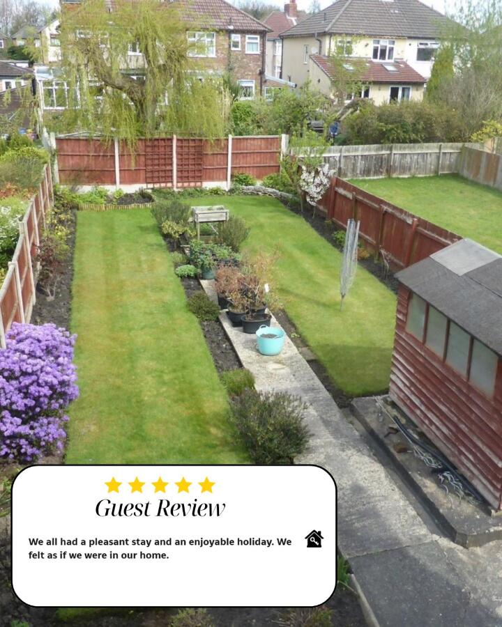 Strawberry Fields House - Air Host & Stay - 3 Bedroom - B&B Liverpool