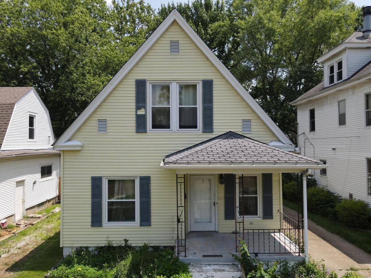 Paradise By The Park - 3 bd and 1 ba Family Getaway - B&B Springfield