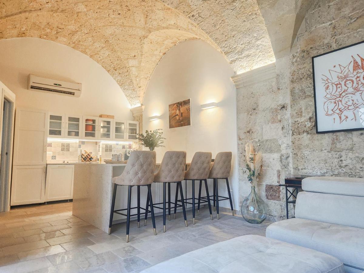 Luxury Home with Rooftop Garden in Centro Storico - Chambres d'hôtes Galatina