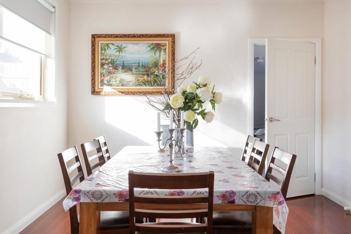 Spacious& Cosy home, convenient to everything - Bed and Breakfast Ringwood