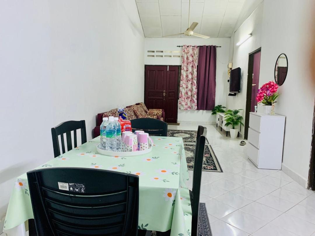 Homestay Hayyan - B&B Kampong Terbak