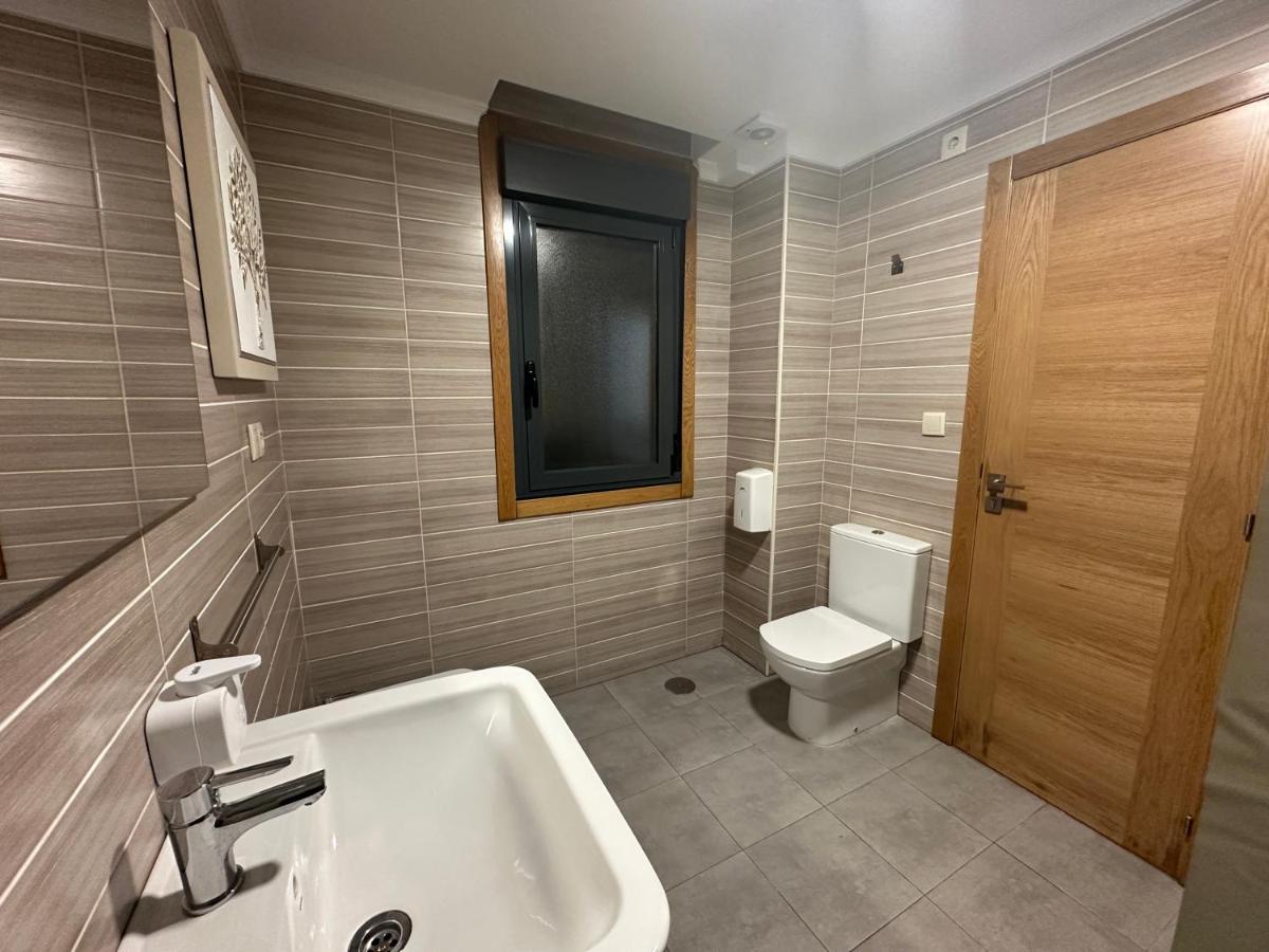 Tweepersoonskamer met Gedeelde Badkamer