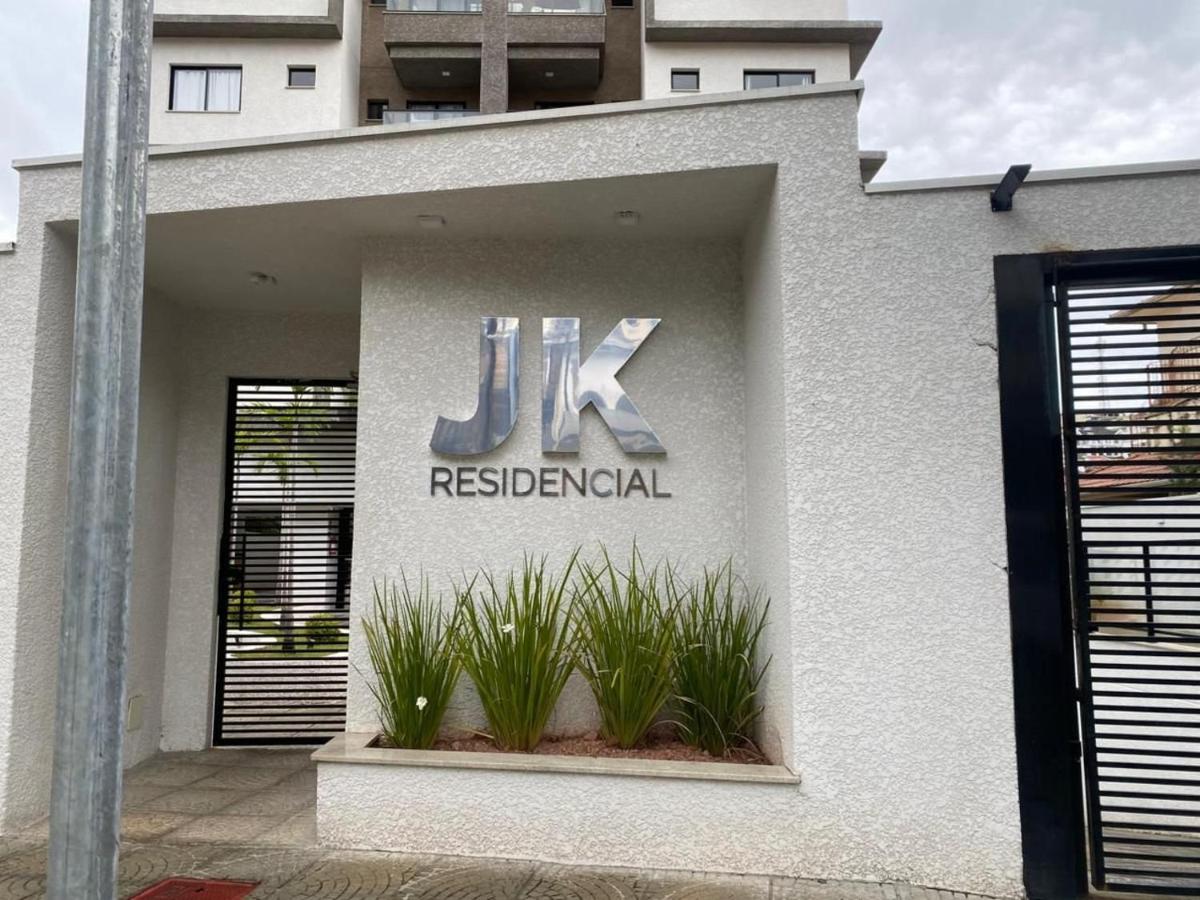 Apartamentos modernos, bem equipados e com piscina - B&B São Lourenço