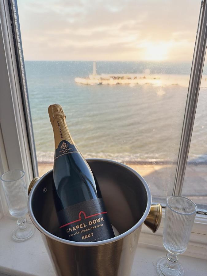 The Imperial Beachfront Penthouse Suite - Chambres d'hôtes Margate