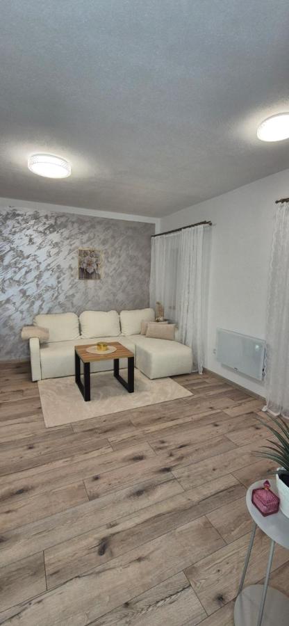 Krkonošský apartmán DELUXE - B&B Poniklá