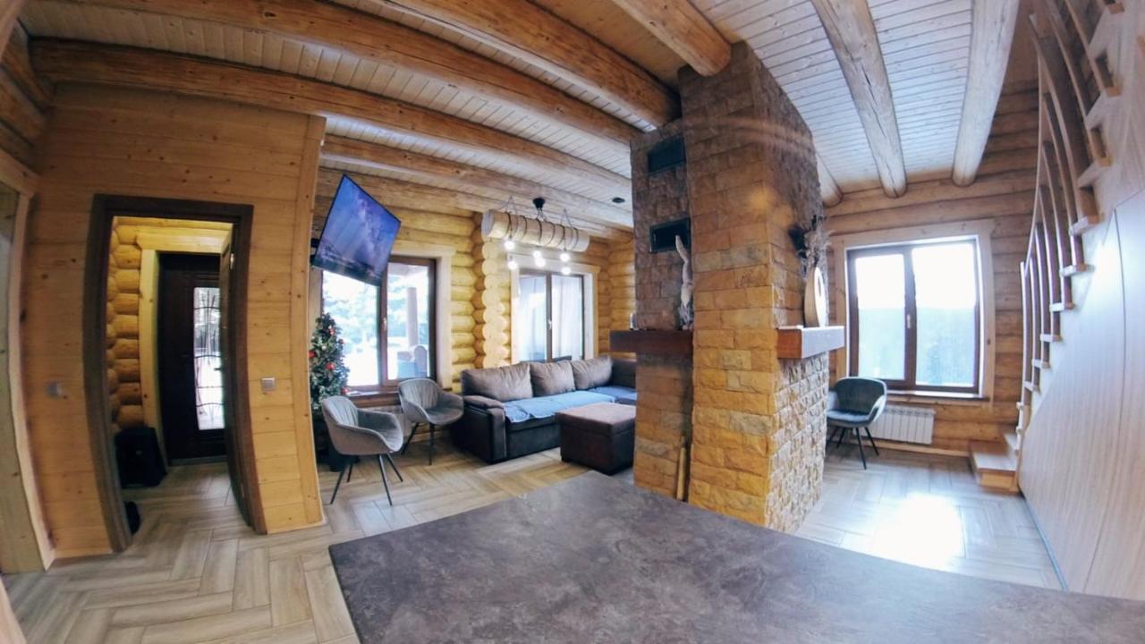 Эко-дім зі смереки з басеном, сауною, каміном і чаном на Десні, 12 км від Києва - Chambres d'hôtes Novosilky