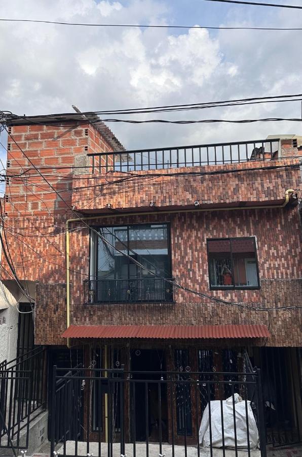 Hermoso y acogedor apartamento - B&B Medellín