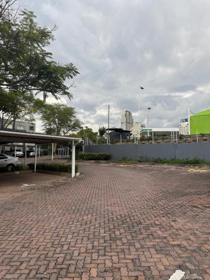 Sandton Luxe Living Madison Palms West - Ferienwohnung Johannesburg