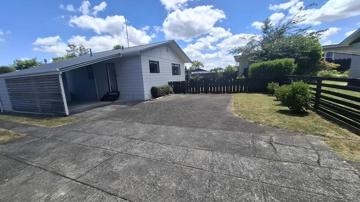 Welcome to Rotokawa House, a central Taupo stay - Ferienwohnung Taupo