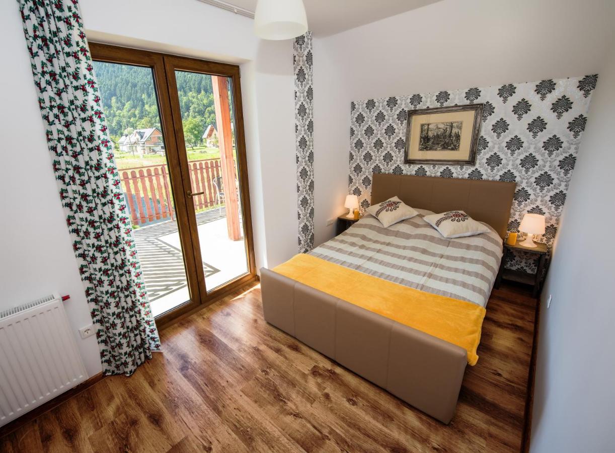 Słoneczna Osada - komfortowe domki - B&B Krościenko