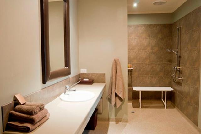 Chambre Lit Queen-size - Accessible aux Personnes à Mobilité Réduite
