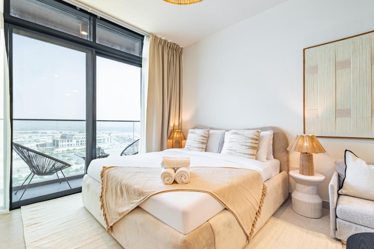 Premium - Big Studio with Balcony - Near to NYU University and Saadiyat Cultural District - Designer's Choice - Chambres d'hôtes Abou Dabi