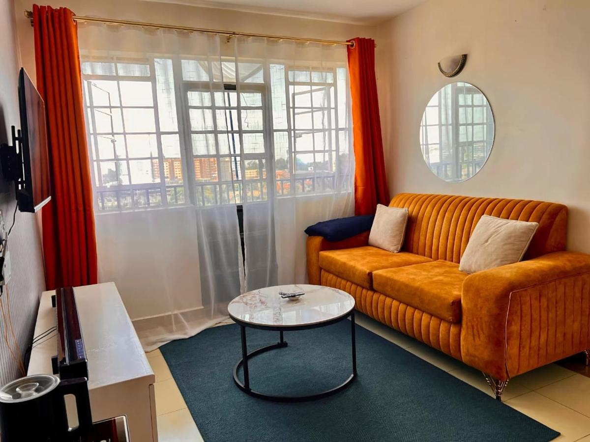 High floor Nairobi base for meetings, work and relaxation opposite garden city Thika road - Ferienwohnung Nairobi