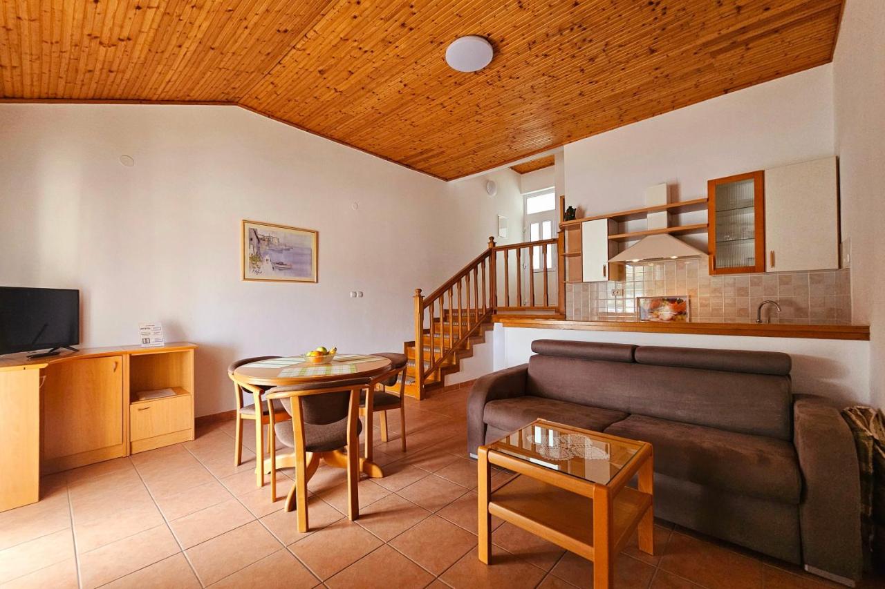 Appartmenthaus Galeb 3 - B&B Tisno