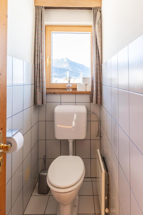 Apartment with Mountain View